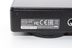 【外観特上級】RICOH GR III デジタルカメラ APS-Cサイズ大型CMOSセンサー搭載