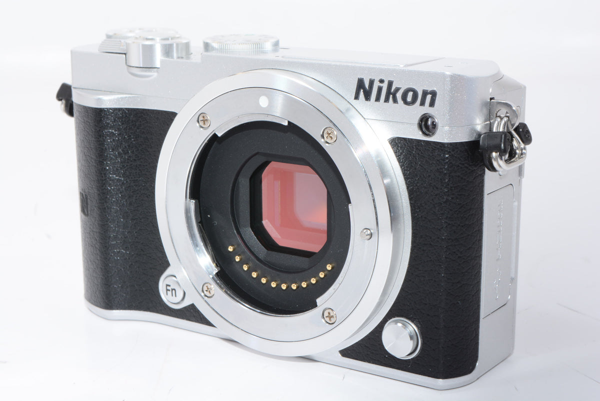 【外観並級】Nikon ミラーレス一眼 Nikon1 J5 標準パワーズームレンズキット シルバー J5HPLKSL