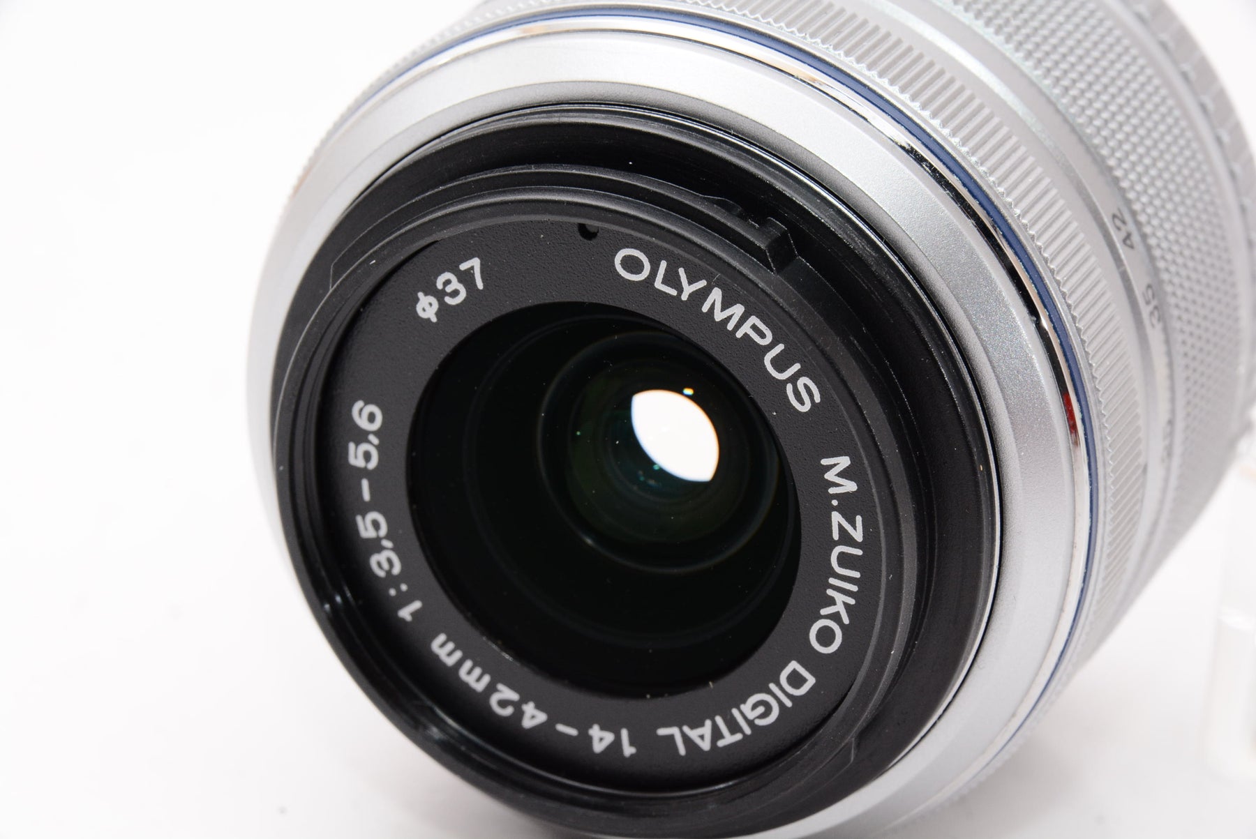 【外観特上級】OLYMPUS 標準ズームレンズ M.ZUIKO DIGITAL 14-42mm F3.5-5.6 II R シルバー