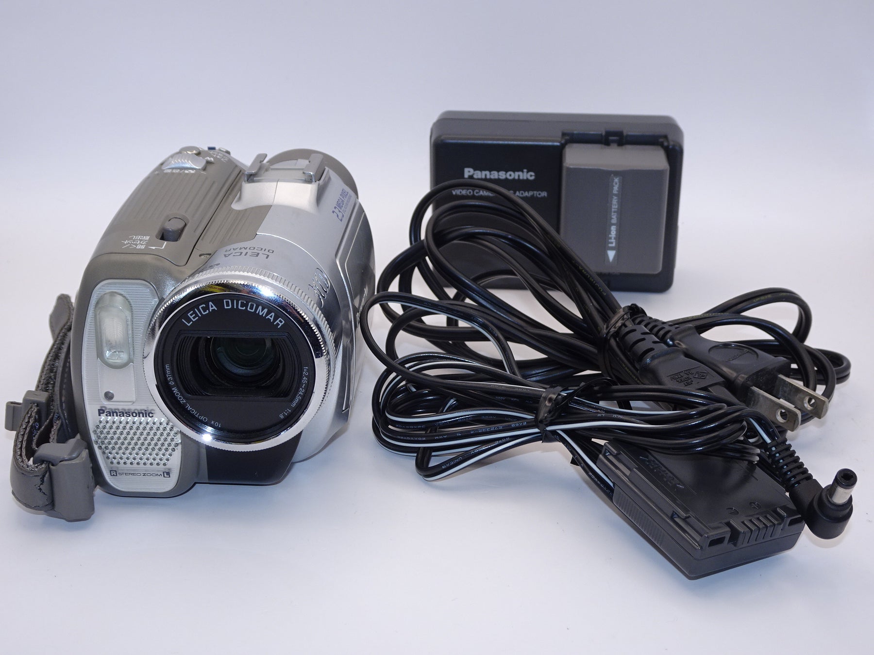 外観特上級】パナソニック NV-GS150-S デジタルビデオカメラ 3CCD シルバー