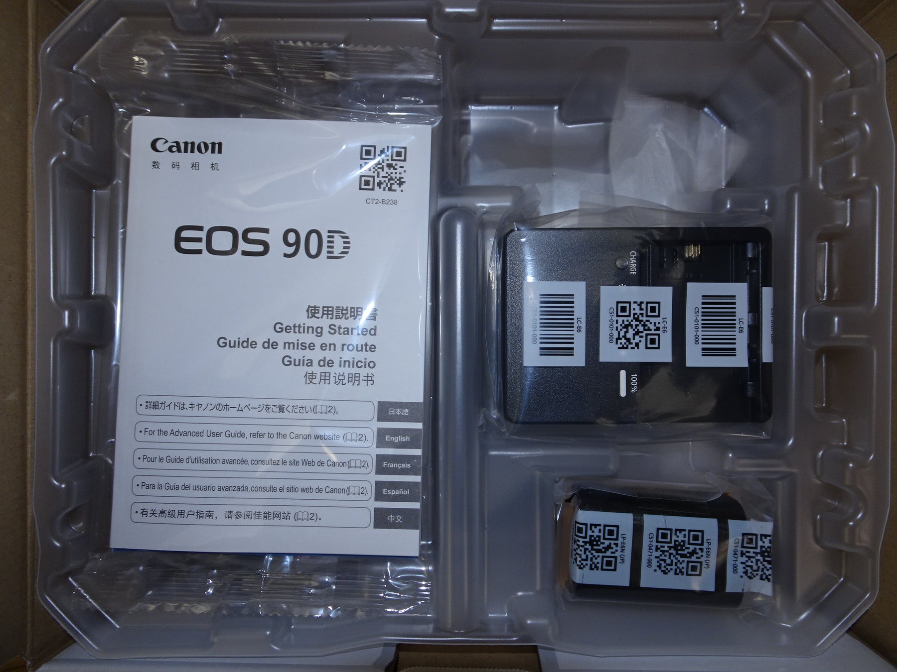 【開封済み未使用品】Canon デジタル一眼レフカメラ EOS 90D EF-S18-135 IS USM レンズキット EOS90D18135ISUSMLK