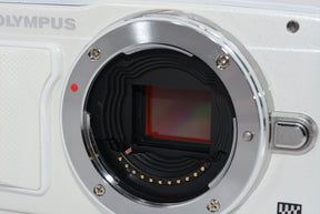 【外観並級】OLYMPUS ミラーレス一眼 PEN Lite E-PL6 ボディ ホワイト E-PL6 BODY WHT