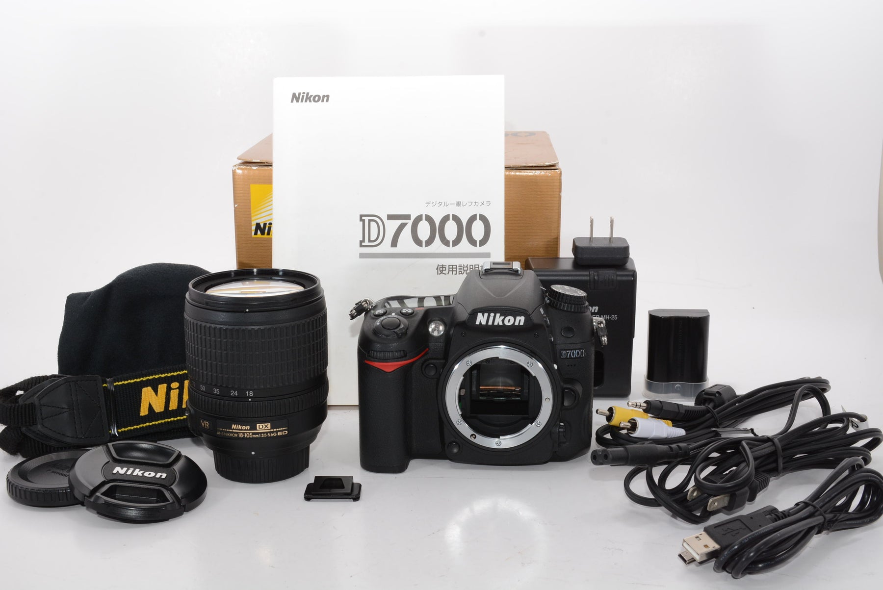 【外観特上級】Nikon デジタル一眼レフカメラ D7000 18-105VR キット D7000LK18-105