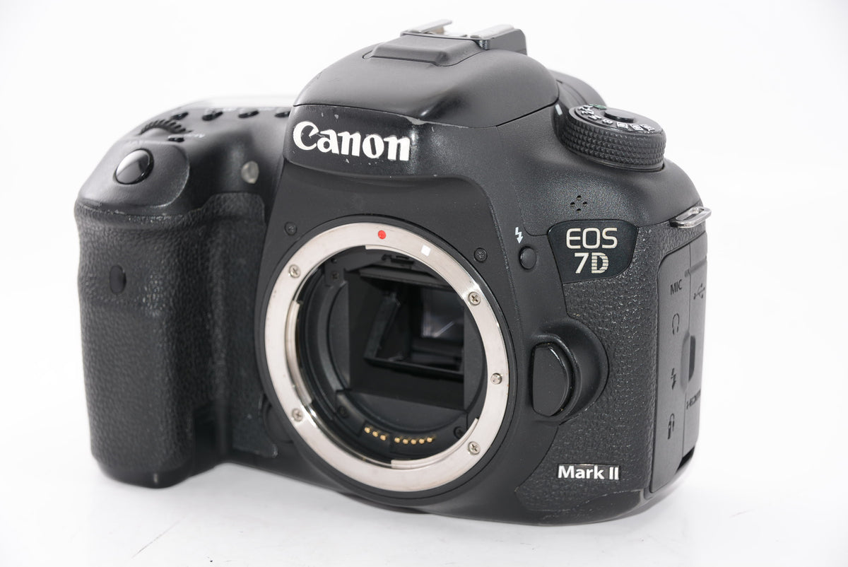 【オススメ】Canon デジタル一眼レフカメラ EOS 7D Mark IIボディ EOS7DMK2