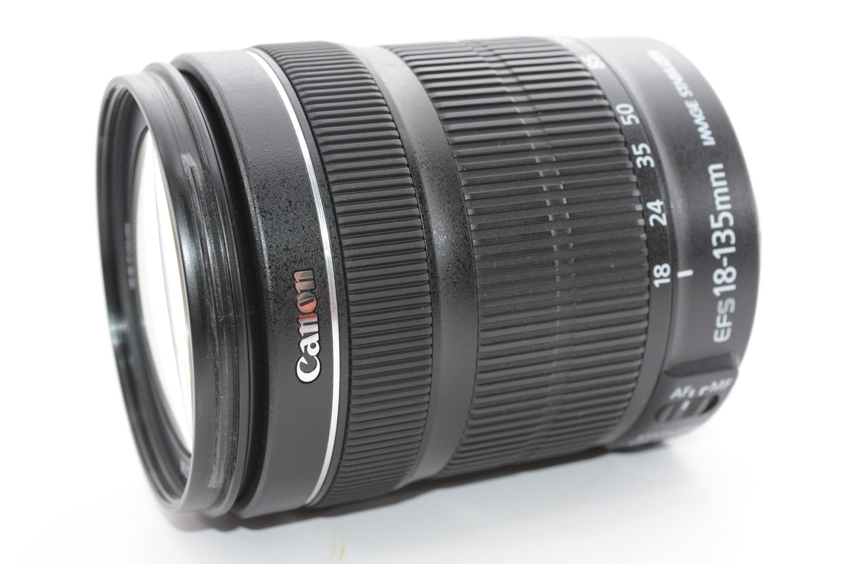 【外観特上級】Canon 標準ズームレンズ EF-S18-135mm F3.5-5.6 IS STM