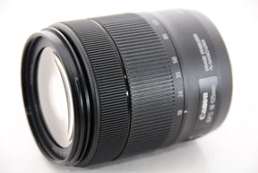 【外観特上級】Canon 標準ズームレンズ EF-S18-135㎜ F3.5-5.6 IS USM APS-C対応