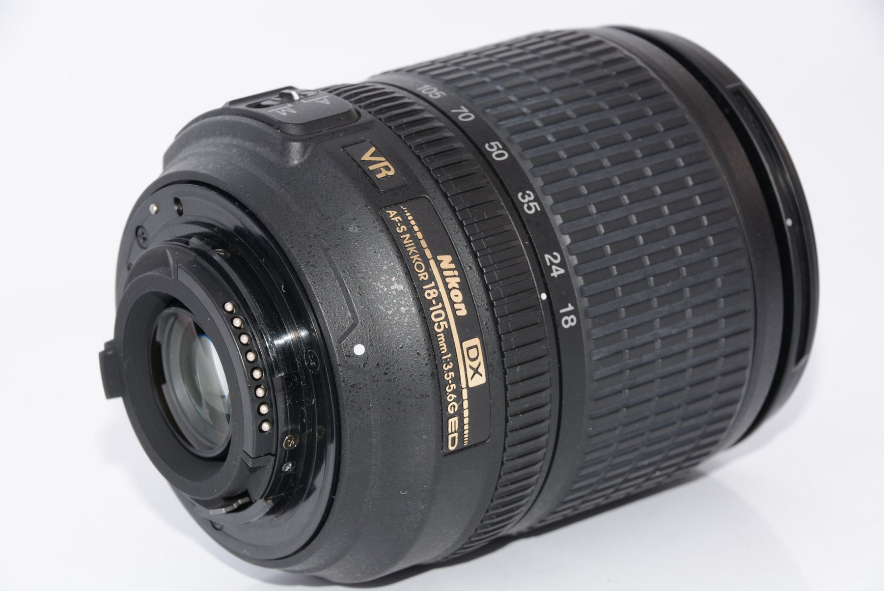 外観特上級】Nikon 標準ズームレンズ AF-S DX NIKKOR 18-105mm f/3.5